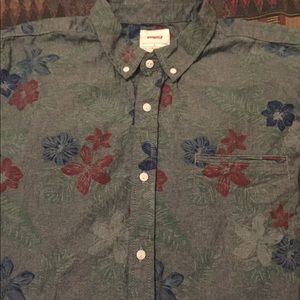 Levi’s short sleeve button-up